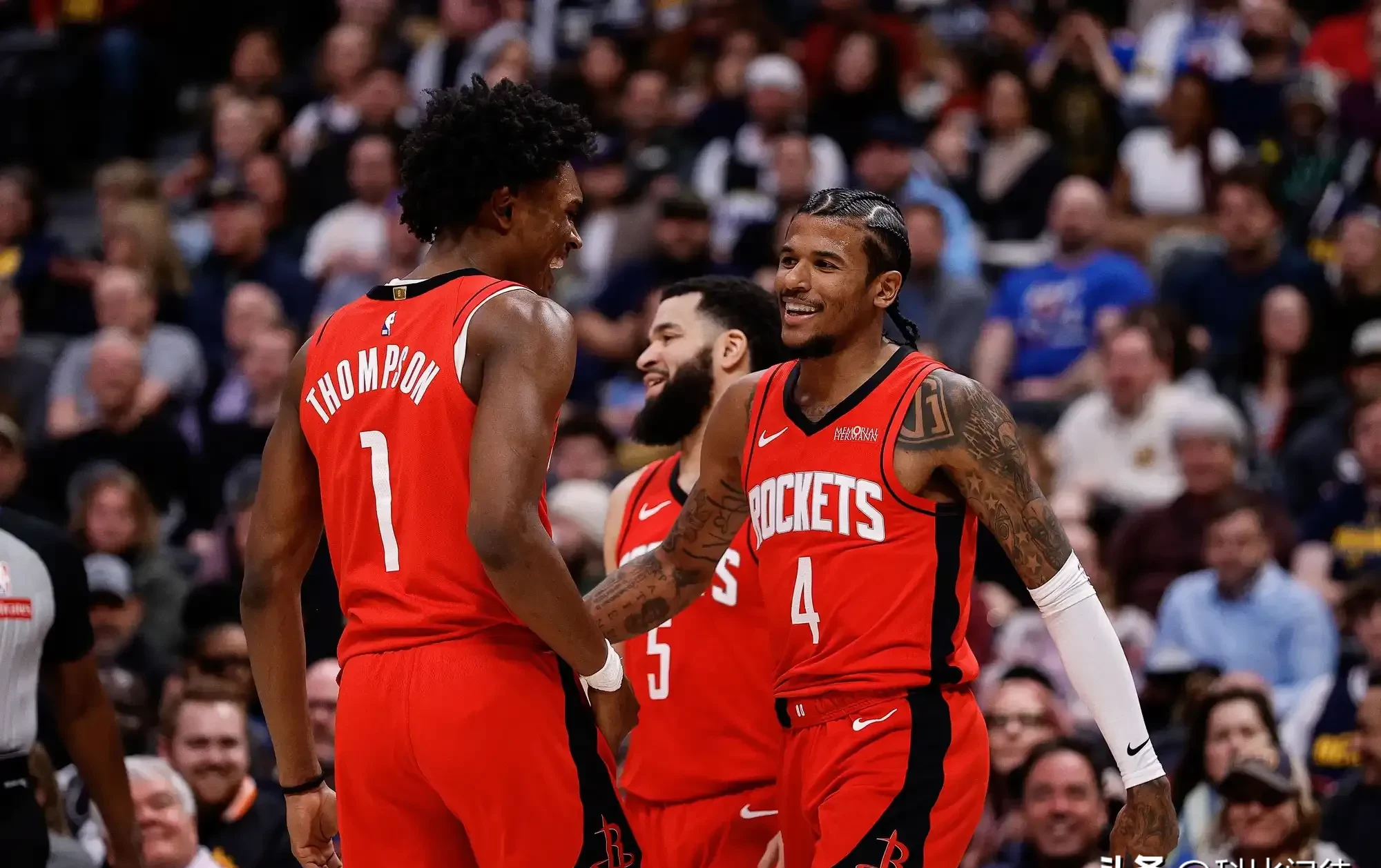 包含赛前欧联焦点战,菲尼克斯太阳遗憾出局,压力陡增,阵容厚度经受考验的词条 包含赛前欧联焦点战,菲尼克斯太阳遗憾出局,压力陡增,阵容厚度经受考验的词条