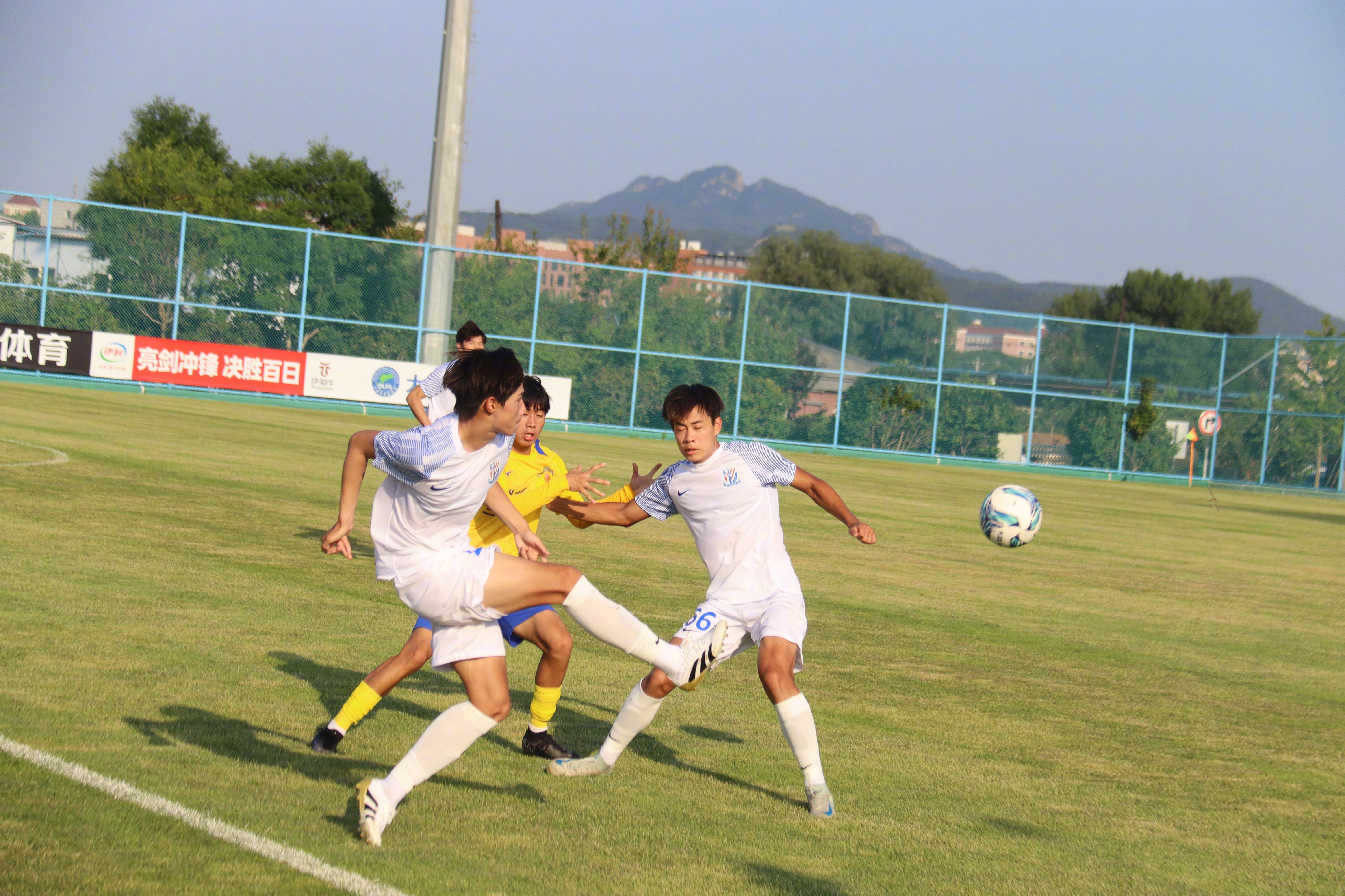 上海海港训练开放日，今夜复出首秀引欢呼，西甲在即，训练强度明显提升(海上升明月天涯共此时表达什么意思)